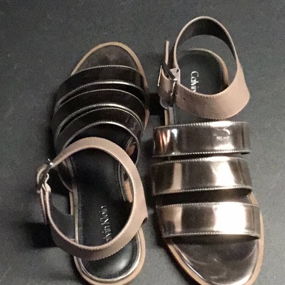 CALVIN KLEIN Metallic Sandals~Size 7~Pre-Owned